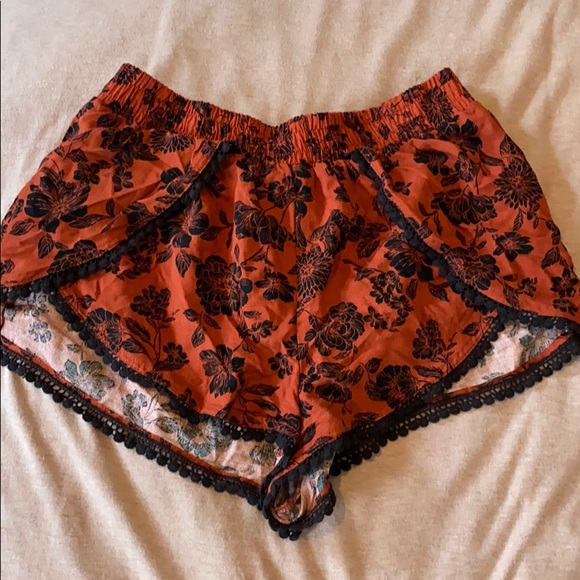 Floral Print Shorts - Picture 1 of 4